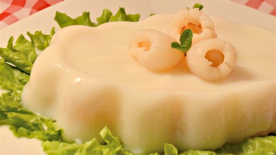 Almond Jell-o&#174; With Lychee