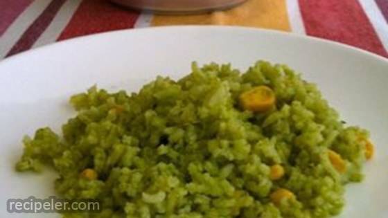Arroz Verde (Green Rice with Cilantro)