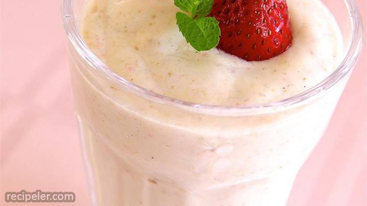 Asian Pear And Strawberry Smoothie