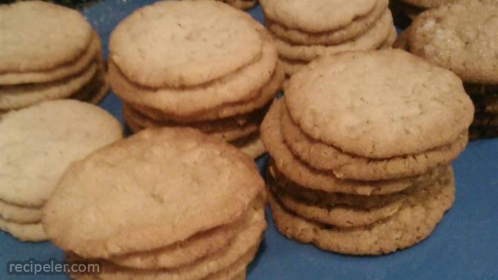 aunt gail's oatmeal lace cookies