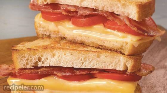 Bacon, Tomato & Triple Cheese Grilled Cheese