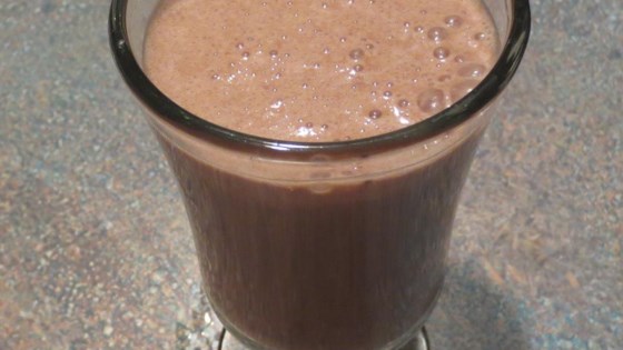 banana and brazil nut breakfast smoothie