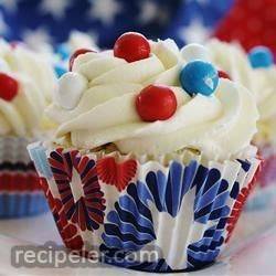 Banana And Vanilla Cupcakes With Buttercream Frosting