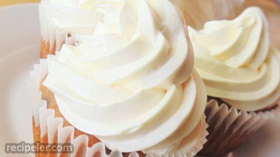 Banana Chocolate Chip Cupcakes With Cream Cheese Frosting