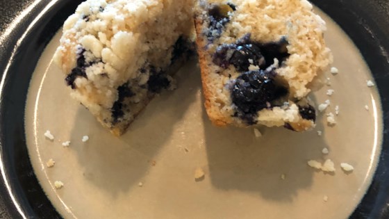 blueberry streusel muffins with yogurt