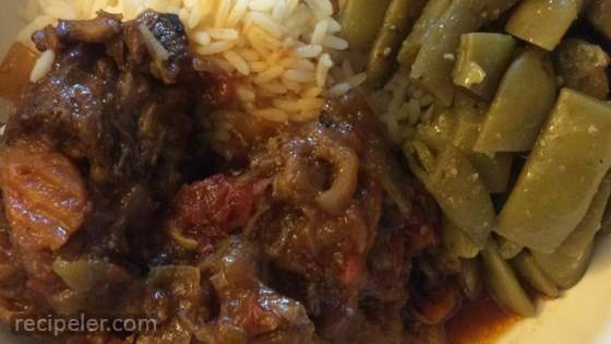 Braised Oxtails in Red Wine Sauce