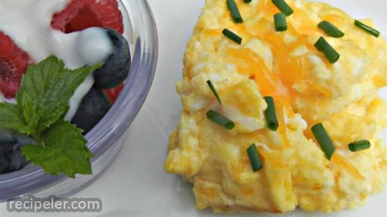 Cheesy Oven Scrambled Eggs