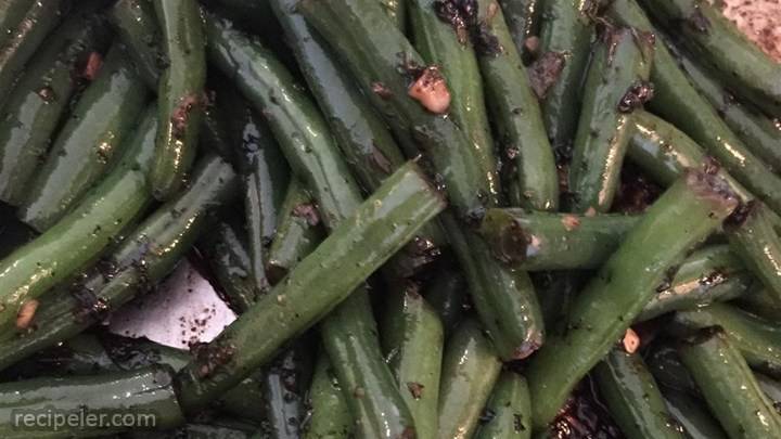 chinese peppered green beans