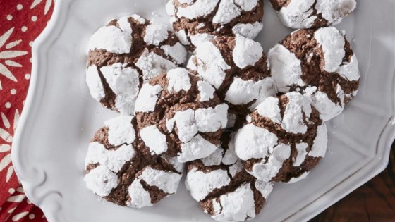 chocolate mint crinkle cookies from reynolds® parchment paper