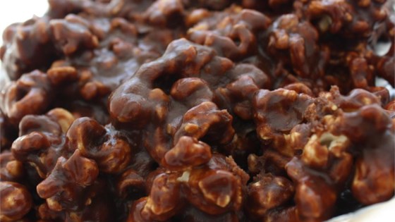 chocolaty caramel-nut popcorn