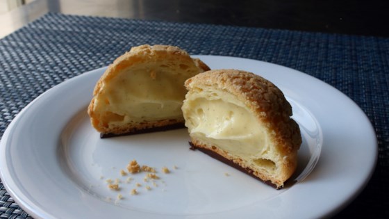 cream puff "crack buns" (choux au craquelin)