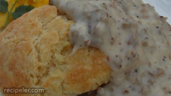Creamy Biscuits and Gravy