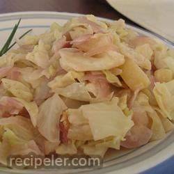 Creamy Cabbage with Apples and Bacon