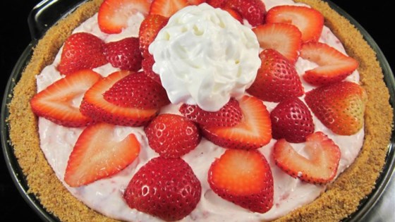 dandan's strawberry cream pie