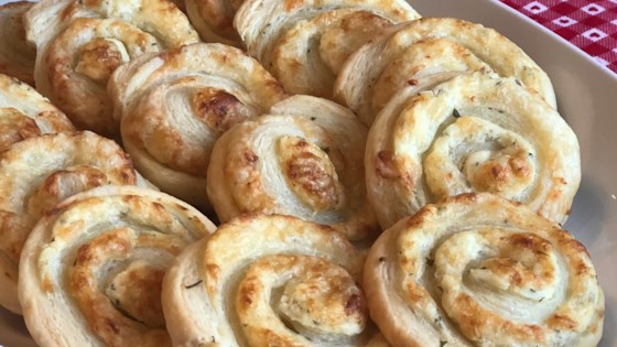 Easy 3-ngredient Cheese Pinwheels