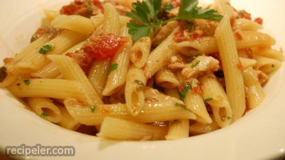 Easy Pasta with Tuna and Tomato Sauce