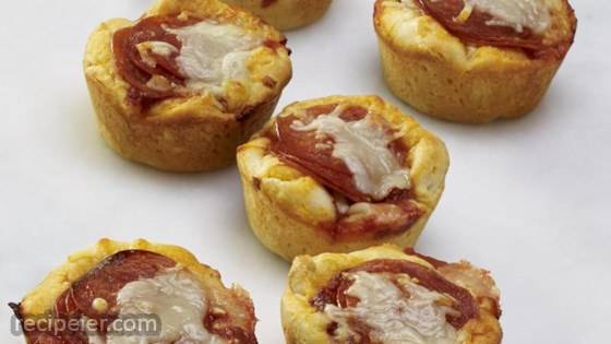 Easy Pepperoni Pizza Muffins