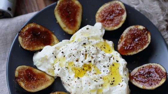 fig brulee with burrata cheese