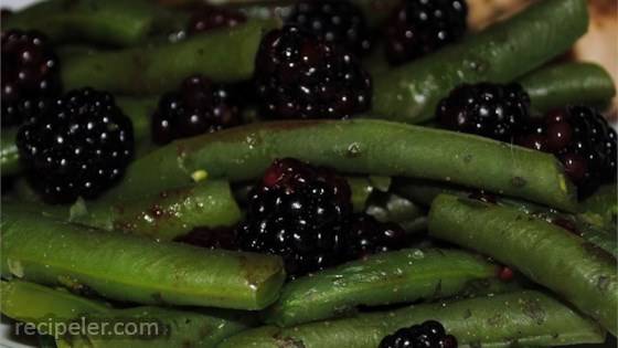 Fresh Oregano and Blackberry Green Beans
