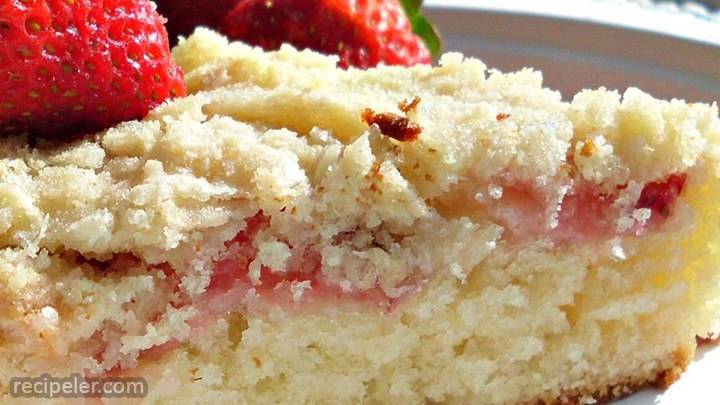 Fresh Strawberry Coffee Cake