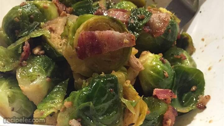 garlic brussels sprouts with crispy bacon
