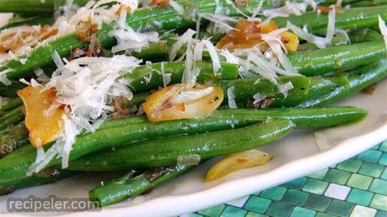 Garlicky Green Beans with Shallot