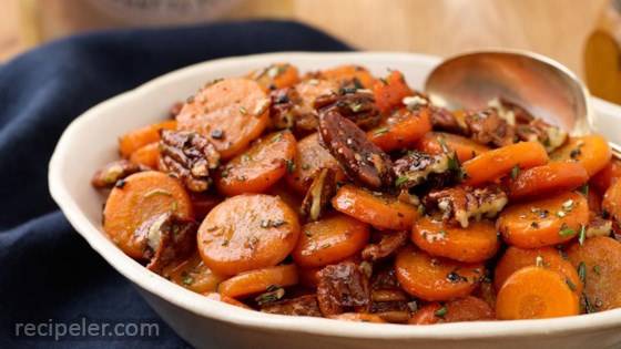 Glazed Carrots with Spicy Pecans