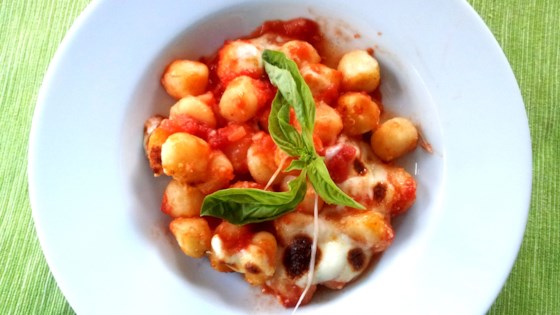 gnocchi with tomato sauce and mozzarella