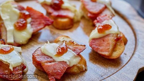Ham and Brie Crostini with Fig Jam