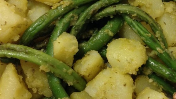 haricots verts and potatoes with pesto