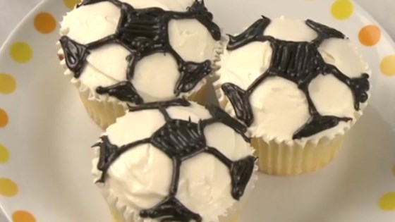 How To Decorate Soccer Cupcakes