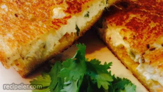 Jalapeno Popper Grilled Cheese Sandwich