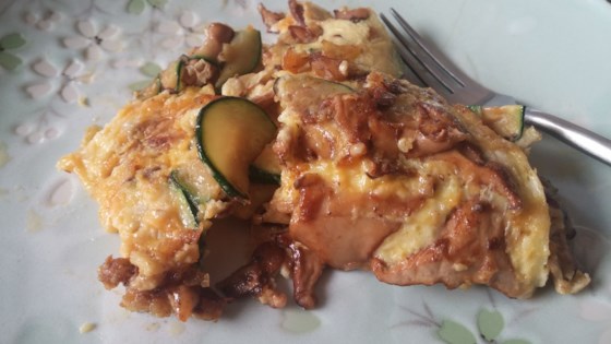 keto omelet with zucchini and chanterelle mushrooms