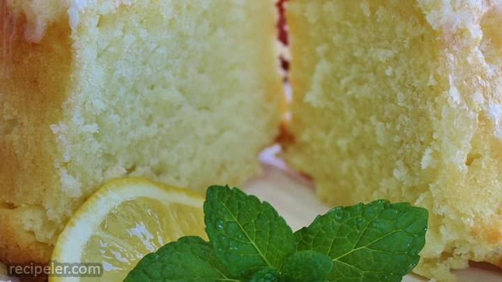 Lemon-buttermilk Pound Cake With Aunt Evelyn's Lemon Glaze