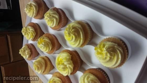 Lemon Cupcakes with Lemon Frosting