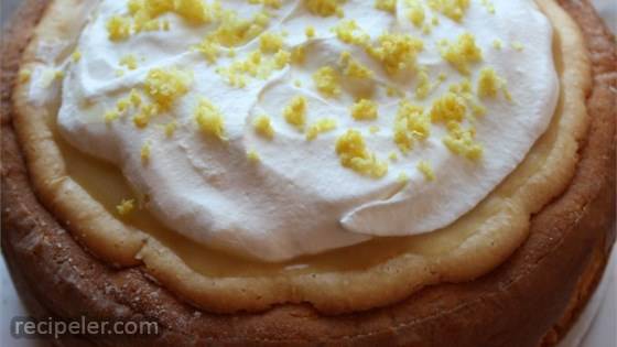 Lemon Lovers Luscious Cheesecake Pie