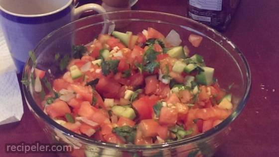 Littlebitfae's Fresh Tomato Salsa