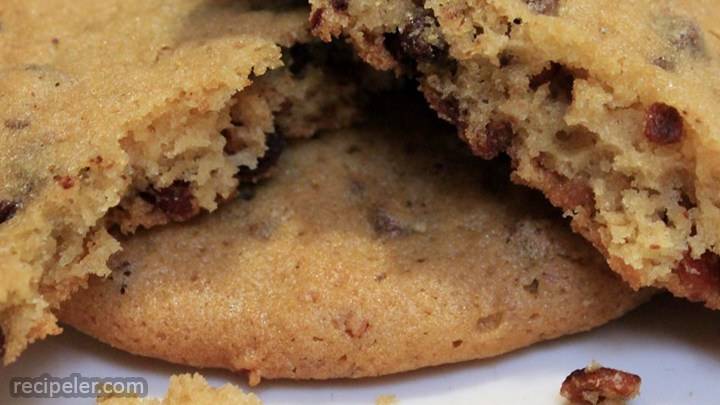 maple-bacon chocolate chip cookies