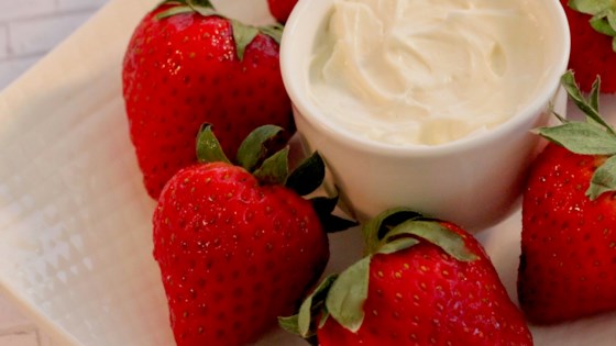 Marshmallow Dip For Strawberries
