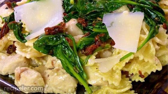 Mascarpone Pasta with Chicken, Bacon and Spinach