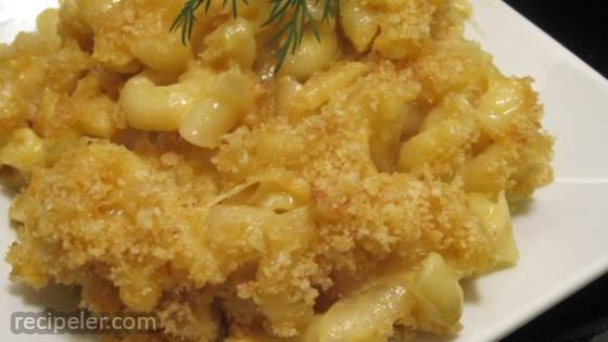 Mena's Baked Macaroni and Cheese with Caramelized Onion