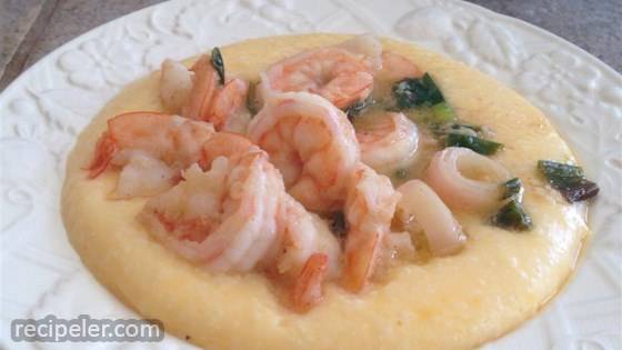 Momma's Shrimp and Cheese Grits