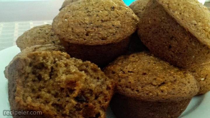 Muesli-applesauce Muffins