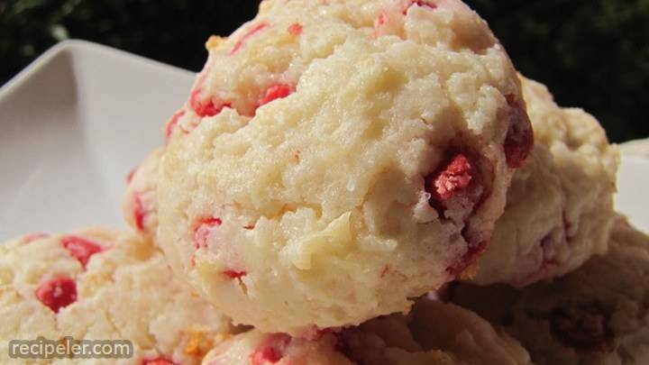 ncredble raspberry cheesecake cookies