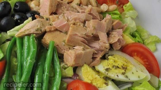 Nicoise-Style Tuna Salad With White Beans & Olives
