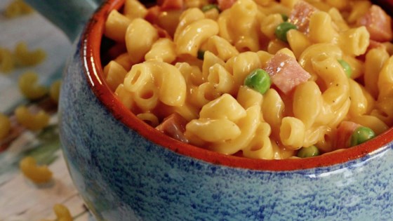 Nstant Pot&#174; Mac And Cheese With Ham And Peas