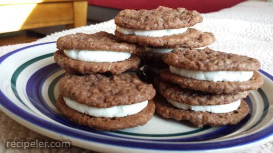 Oatmeal Cream Pies with Chocolate