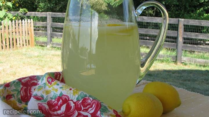 old-fashioned lemonade