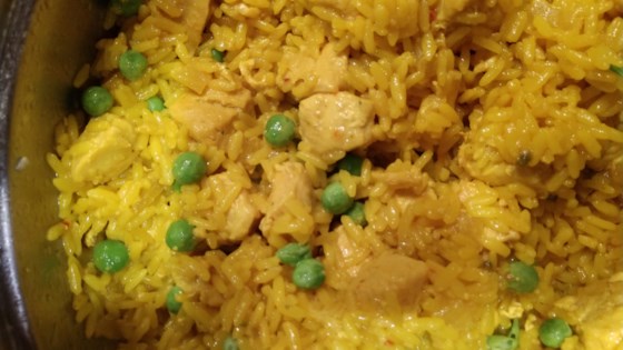 one-pot spanish chicken and yellow rice