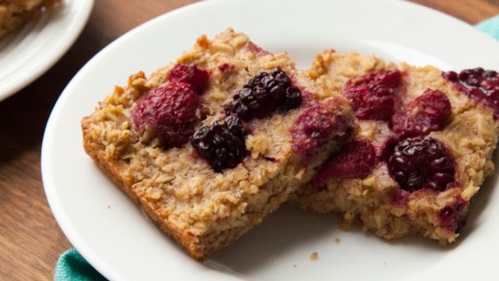 Overnight Oatmeal Bars With Mixed Berries